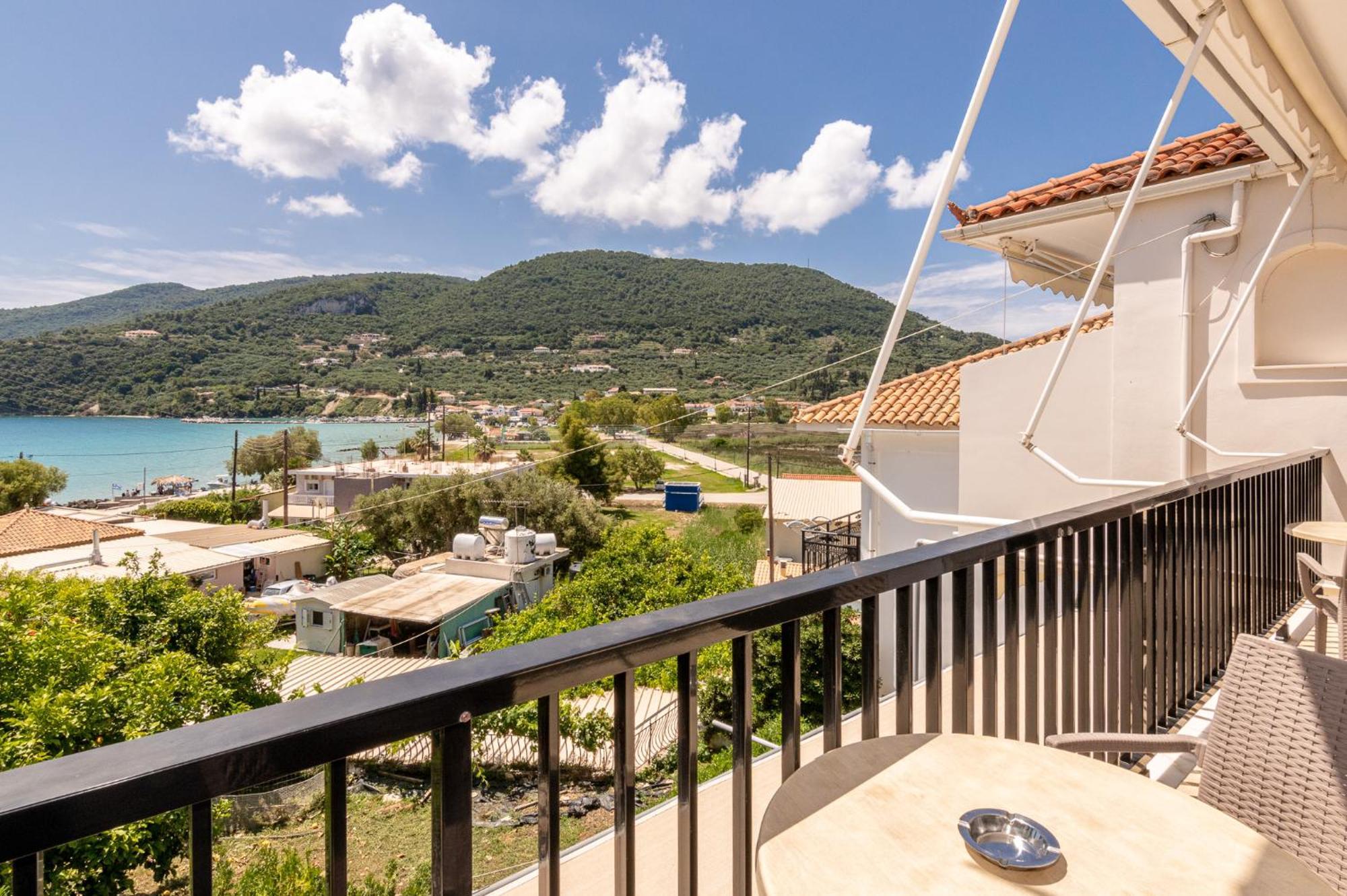 Villa Regina Keri Exterior photo